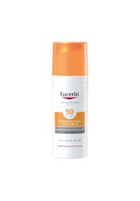 Eucerin Gesichtssonnenfluid SPF 50 in einer weißen Flasche mit einem orangefarbenen Deckel. Minimalistisches Design und Beschriftung für Photoprotektion.