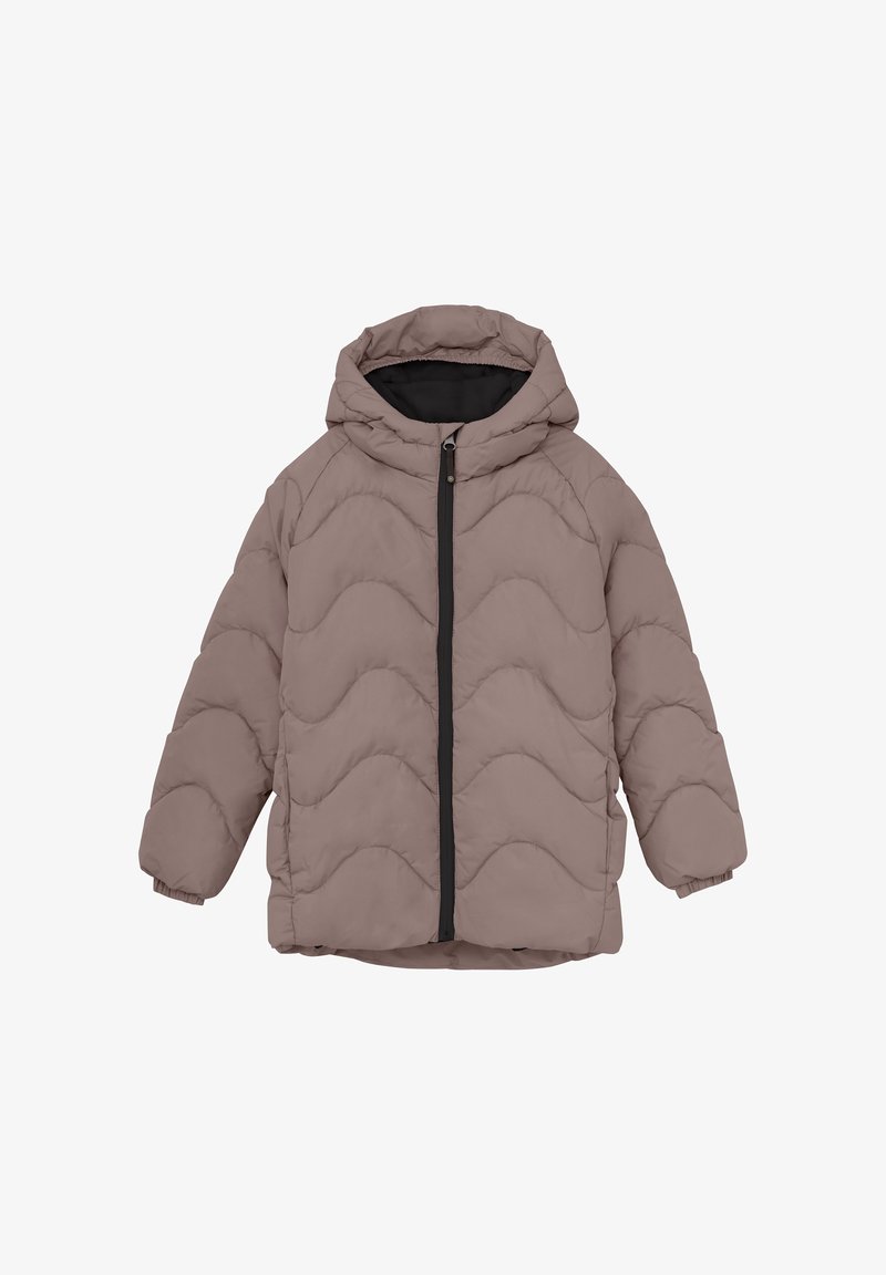 Kapuģis brūns jaku ar pildījumu, kas izceļas ar viļņu raksta kviltējumu, priekšējo rāvējslēdzēju un elastīgiem aproces. Iekšpuse melna.