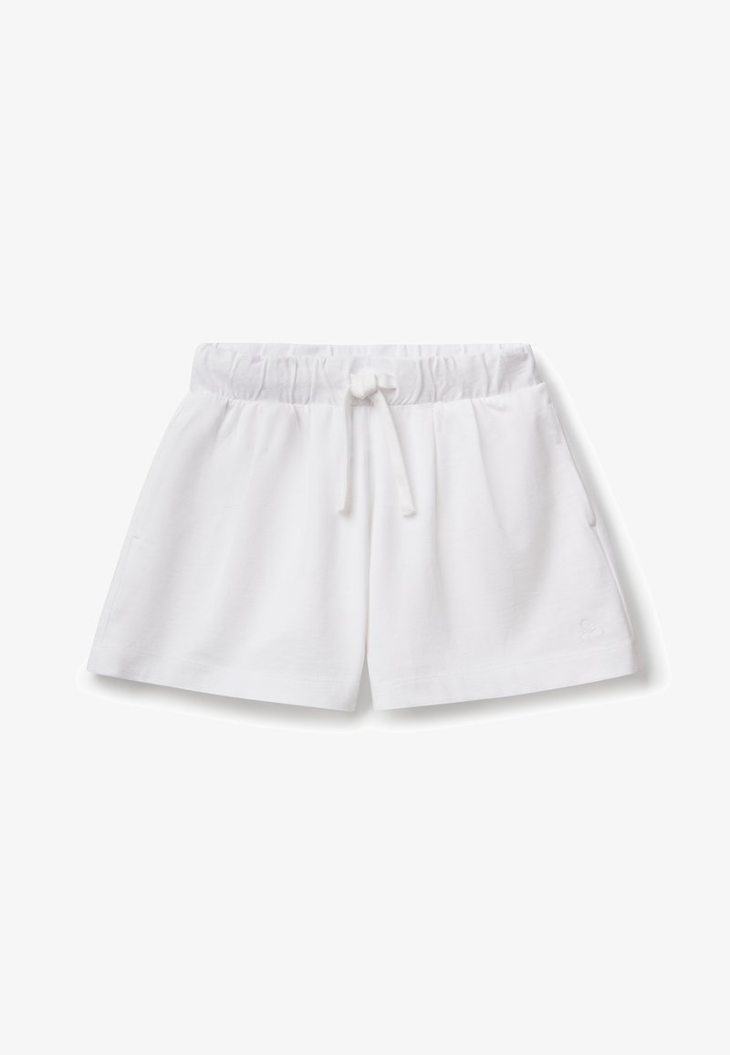 Shorts en coton blancs avec une taille élastique et un cordon de serrage. Comprend deux poches latérales ; texture uniforme, sans motifs ni accents.