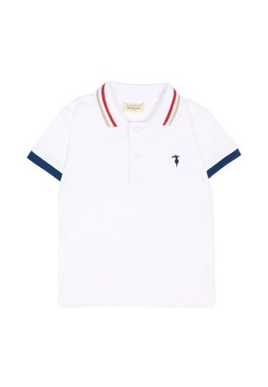 Polo bianca a maniche corte con colletto a righe rosse e beige, bordi delle maniche blu navy, due bottoni bianchi e piccolo logo blu navy sul petto.