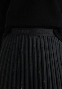 DKNY PULL ON PLEATED OMBRE SKIRT - Rakott szoknya - ash grey