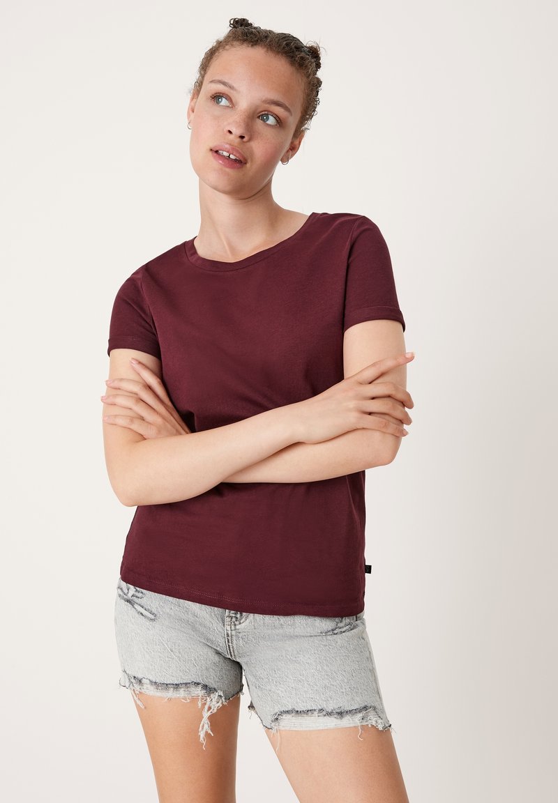 Damen T-Shirts | QS by s.Oliver MIT UMGESCHLAGENEN ÄRMELN T-Shirt basic purple/bordeaux - GS12398 Damen T-Shirts | QS by s.Oliver MIT UMGESCHLAGENEN ÄRMELN T-Shirt basic purple/bordeaux - GS12398