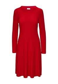 Rotes, ribbeliges Kleid mit Rundhalsausschnitt und langen Ärmeln. Der Stoff ist mit vertikalen Streifen strukturiert und weitet sich am Saum.