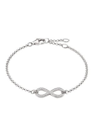 Zilveren armband met een klein oneindigheidssymbool bezet met heldere stenen en een karabijnsluiting.