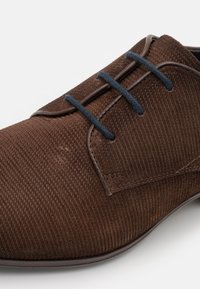 bugatti MATTIA - Nauhakengät - dark brown