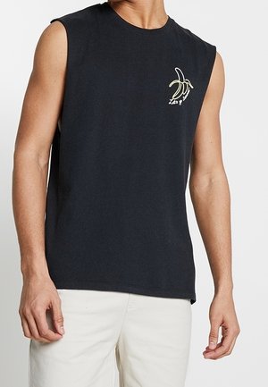 Czarny bawełniany t-shirt bez rękawów z grafiką żółto-białego banana na piersi, z okrągłym dekoltem i prostym dołem.