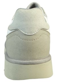 *Art - Sneakersy niskie