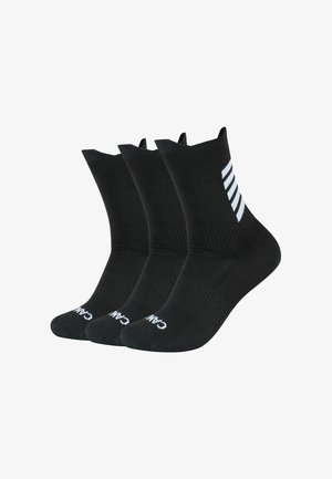 Sorte sportsokker, crew længde, med tre hvide striber på siden og et hvidt logo ved tåen. Fremstillet af et glat, strækbart stof.