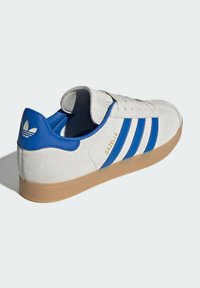 adidas Originals GAZELLE - Tenisice - alumina blue gum