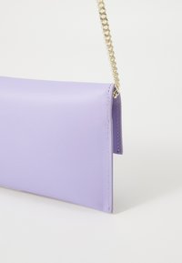 Patrizia Pepe HANDBAG - Listová kabelka - glam lilac