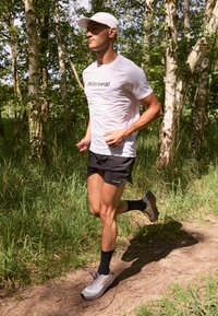 NNormal RACE  - Sportovní tričko - weiß natural