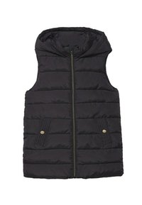 Chaleco negro acolchado con capucha, cremallera frontal y dos bolsillos con botón. Textura acolchada con un ligero brillo, diseñado para mantener el calor.