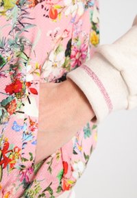 Rich & Royal Bomber bunda - light pink