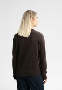 MELA FEIN DHANA - Strickpullover - dunkelbraun