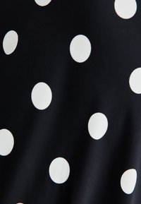 YAS YASPELLA MIDI SKIRT - Jupe trapèze - black/white