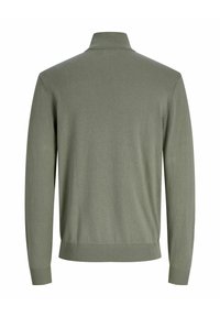 Olivgrüner Pullover, weiches Strickgewebe, Kragen-Design, gerippte Bündchen und Saum, einfarbige Textur, Rückansicht ohne Verzierungen.