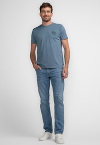 Petrol Industries - T-shirt z nadrukiem