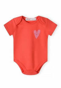 Kratki rukavi koralni body od mekog pamuka s dizajnom ružičaste srca sprijeda; ima kopče na dnu za jednostavno oblačenje.