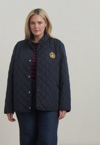 Lauren Ralph Lauren Woman CREST PATCH QUILTED MOCKNECK JACKET - Välikausitakki - dark navy