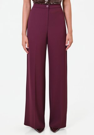 Rinascimento, PANTALONE TINTA UNITA - Trousers - bordeaux