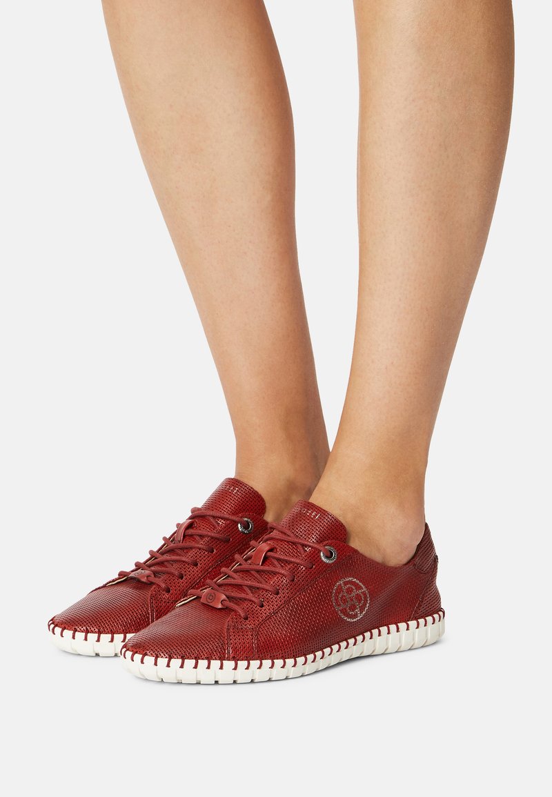 bugatti BALI - Sneaker low - red