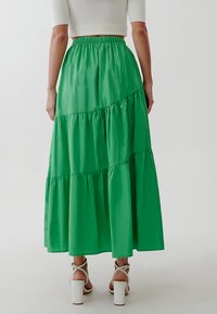 TUSSAH MEG  - Gonna a campana - green