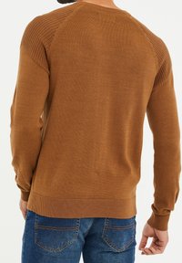 Threadbare Maglione - brown
