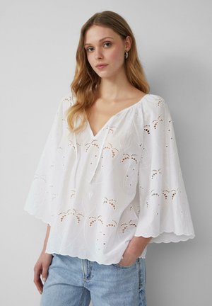 LUCHTIGE MET OPENGEWERKT BORDUURSEL - Blouse - weiß