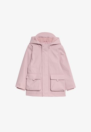 Jasnoróżowa wodoodporna kurtka z kapturem, zapięciem na zatrzaski z przodu i dwiema przednimi kieszeniami. Miękka podszewka wewnętrzna o gładkiej fakturze zewnętrznej.