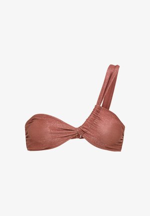 Gerimpeld bandeau-bikinitopje in roségoud, met een enkele brede band, glanzende textuur en een twistdetail in het midden.