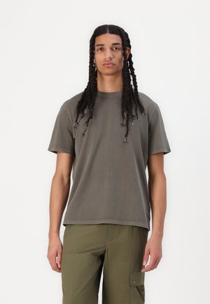 DUNSTAN RIVER SHORT SLEEVE TEE - Basic T-shirt - leaf green