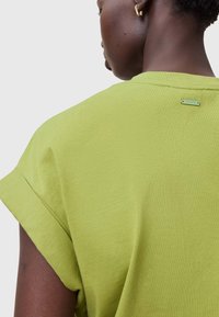 Thumbnail Image 5