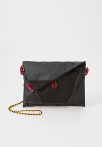 HRID ACCESSORY BAG 1.5L UNISEX - Olkalaukku - raven