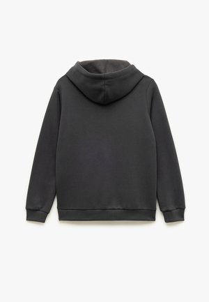 Sweat à capuche gris foncé avec une texture lisse, des poignets et un ourlet côtelés, une capuche spacieuse et sans marquage ni motifs visibles.