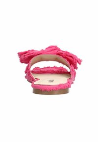 Roze stoffen slidesandaal met een gestructureerde, verfrommelde bovenkant en een strikdetail, voorzien van een platte zool, ontworpen voor open achterzijde.