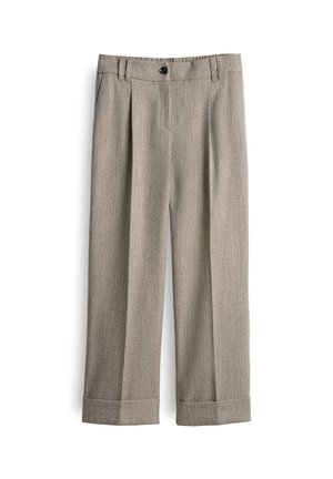 Beige wollen blendbroek met voorplooien, omgeslagen broekspijpen, riemlussen, zijzakken en een enkele zwarte knoopsluiting in de taille.