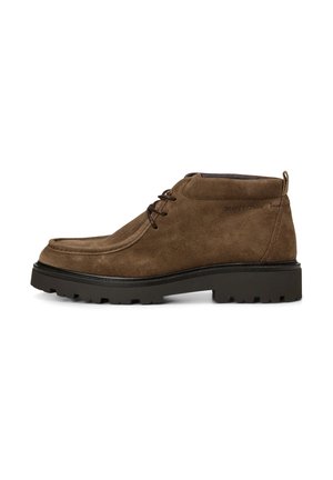 Brauner Veloursleder-Schnürstiefelette mit dicker schwarzer Profilsohle und gepolstertem Schaft, Seitenansicht auf weißem Hintergrund.