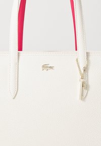 Lacoste SHOPPING BAG - Velika torba - farine petunia