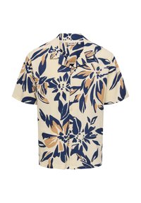 Camisa de manga corta con un fondo crema y llamativos patrones florales en azul y marrón, y un cierre de botones en la parte delantera con cuello tipo notch.