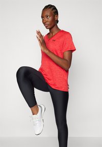 Under Armour TECH TWIST - Sportska majica - racer red/black