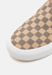 Vans CLASSIC SLIP-ON UNISEX - Mokasīni - brown