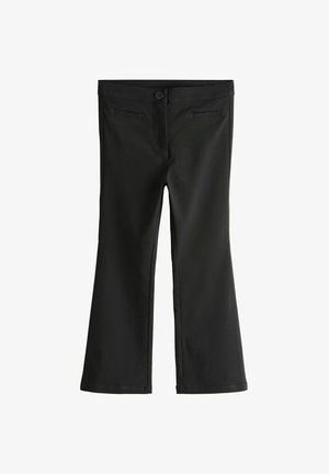 Schwarze kurze Hose mit Knopfverschluss, vorderen schrägen Taschen und leicht ausgestelltem Bein, auf weißem Hintergrund dargestellt.