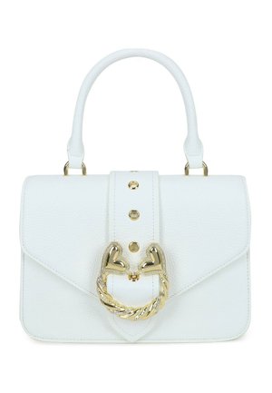 Borsa a mano in pelle bianca con manico superiore, chiusura a patta e fermaglio decorativo dorato a forma di cuore al centro davanti.