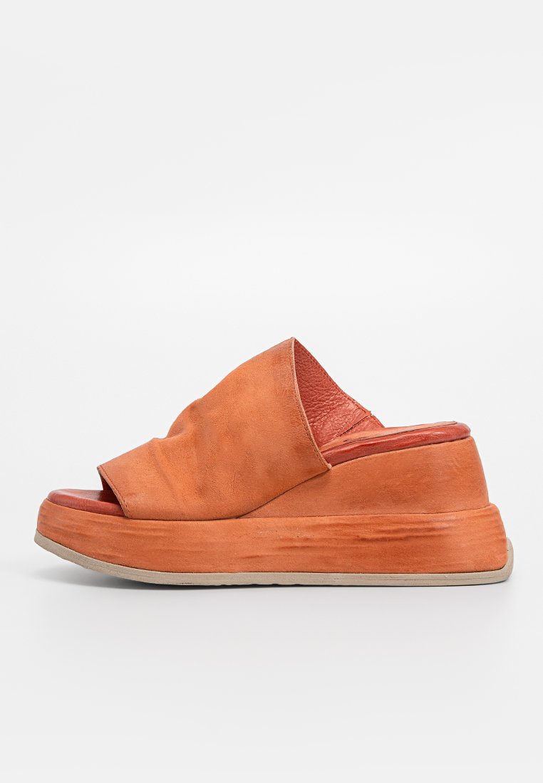 a.s.98 Muiltjes met hak oranje a.s.98 Muiltjes met hak oranje