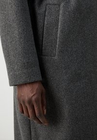 Vero Moda Tall VMFORTUNE LONG - Klasičan kaput - dark grey melange