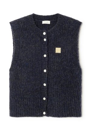 Navyblauwe mouwloze gebreide vest met een textuurpatroon, voorzien van witte knopen en een klein vierkant stoffen label aan de linkerkant.