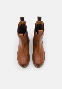 Copenhagen Shoes GOING - Botas de tornozelo com plataforma - cognac