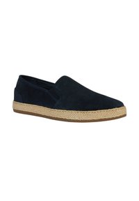 Scarpe slip-on in suede blu navy con punta rotonda e dettagli elastici ai lati, dotate di una suola avvolta in juta e un battistrada in gomma marrone.