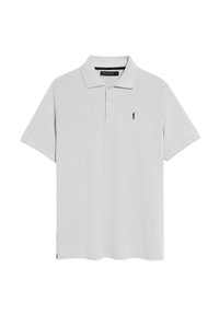 Ljusgrå pikétröja med korta ärmar, tre knappar i knäppningen och en marinblå logotyp på bröstet. Slät textur med sidsprund.