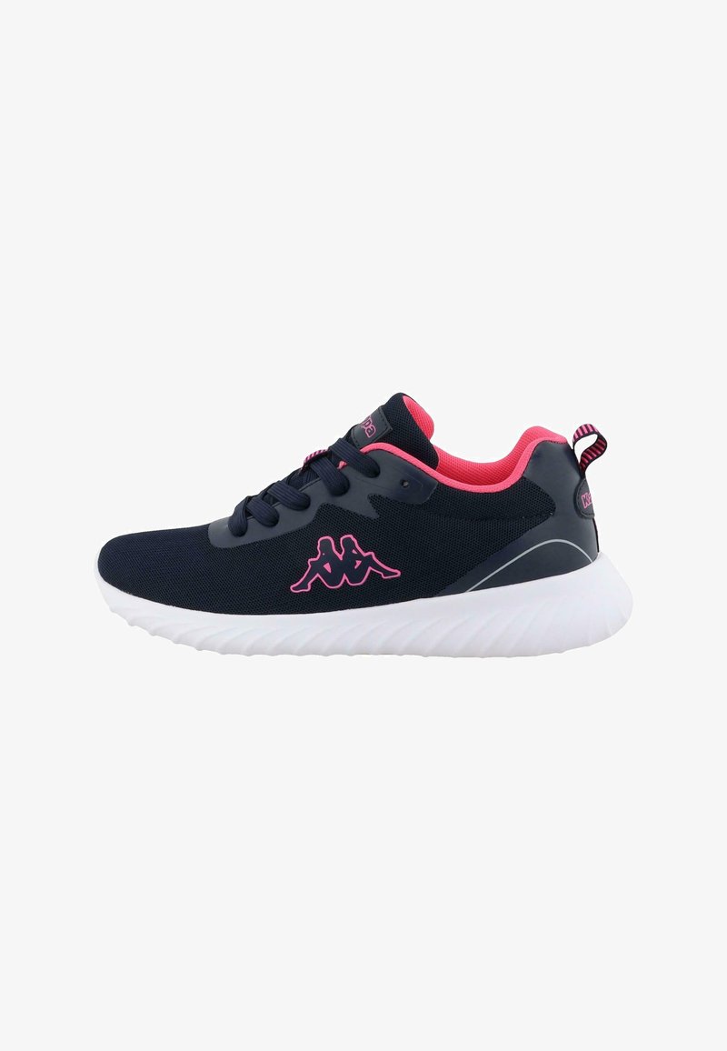 Sportliche Schuhe mit einem Obermaterial aus navy-blauem Mesh, pinken Akzenten, einer weißen strukturierten Sohle und Logodetails. Enthält Schnürsenkel und eine Zuglasche an der Ferse.